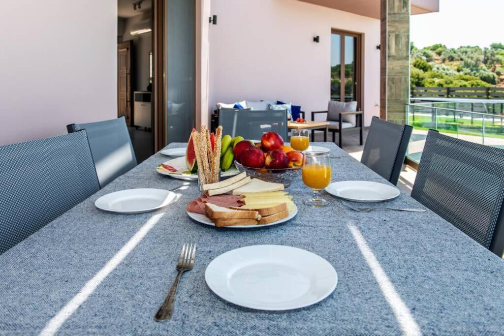 Villa Anthi, A Modern Villa With Salted Water Pool,Hot Tub & Bbq! Rethymno  Exterior photo