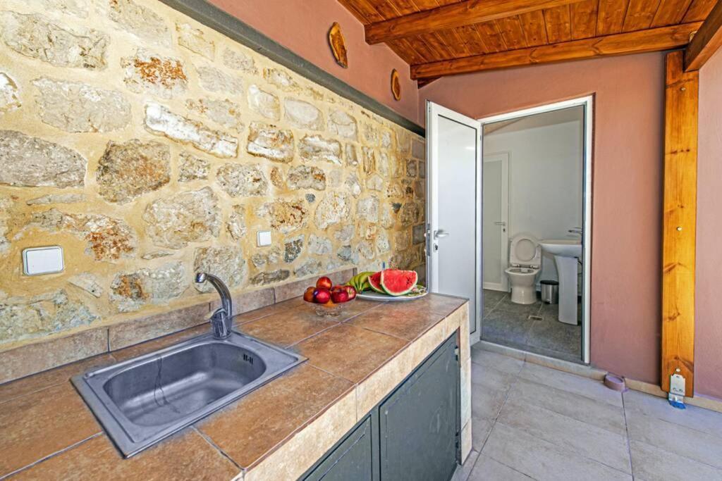 Villa Anthi, A Modern Villa With Salted Water Pool,Hot Tub & Bbq! Rethymno  Exterior photo